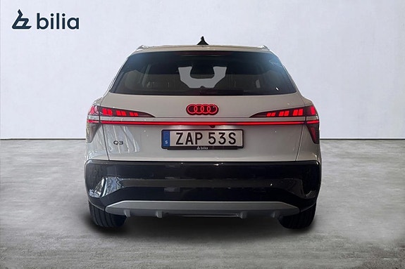 Audi Q3 4 of 5