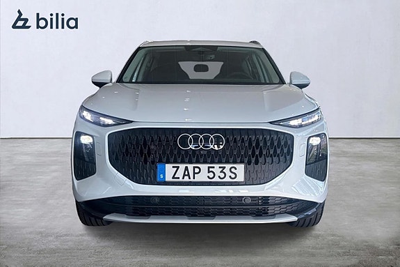 Audi Q3 8 of 24