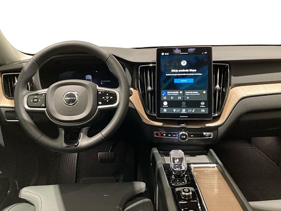 Volvo XC60 5 of 16