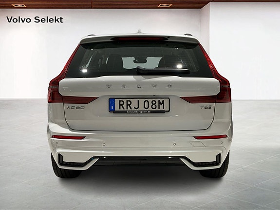 Volvo XC60 7 of 16
