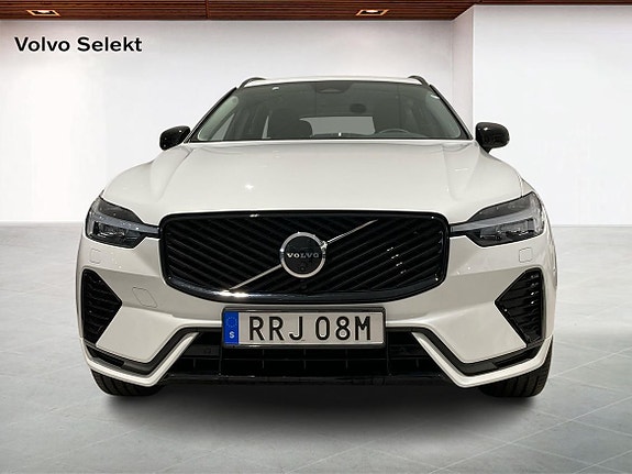 Volvo XC60 8 of 16