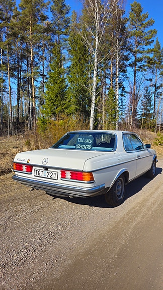 Mercedes-Benz 230 4 of 5