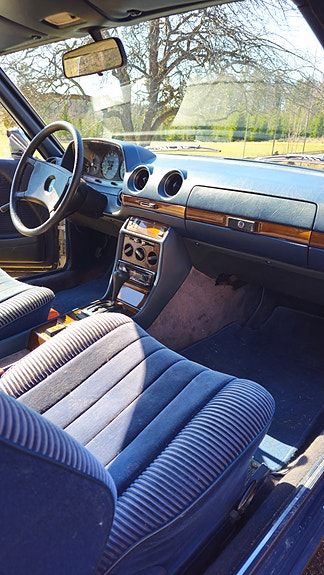 Mercedes-Benz 230 5 of 5