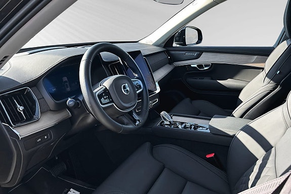 Volvo XC90 7 of 15