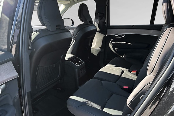 Volvo XC90 8 of 15