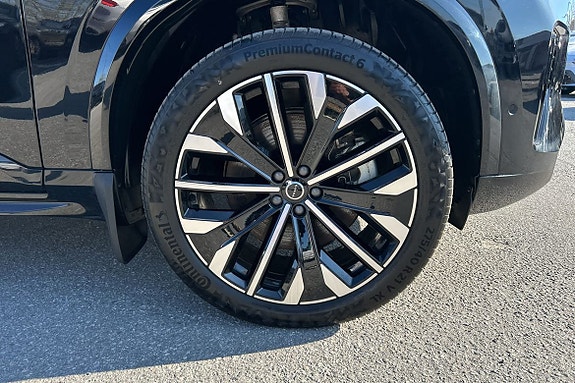 Volvo XC90 12 of 15