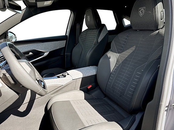 Peugeot 3008 4 of 5