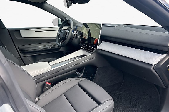 Polestar 4 13 of 17