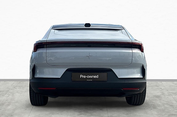 Polestar 4 5 of 17