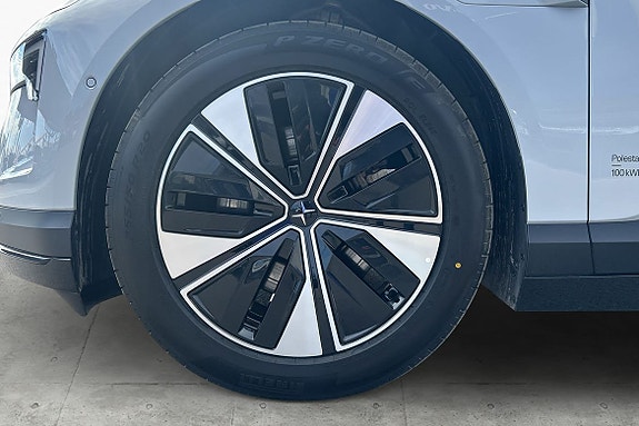Polestar 4 6 of 17