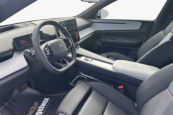 Polestar 4 10 of 17
