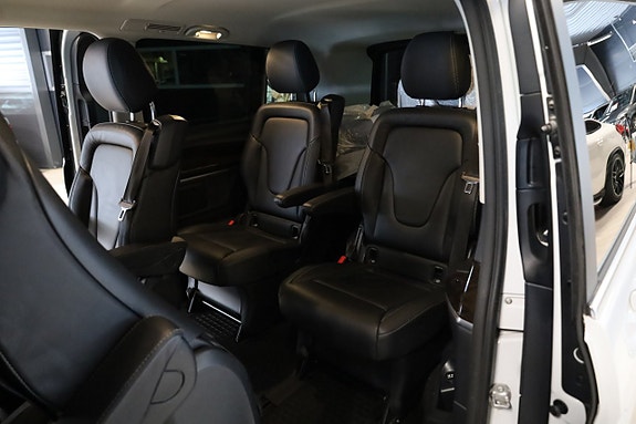 Mercedes-Benz V250 13 of 20