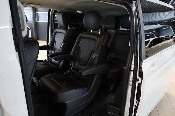 Mercedes-Benz V250 12 of 20