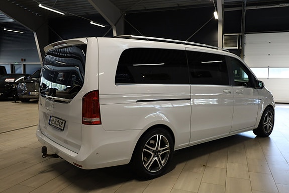 Mercedes-Benz V250 7 of 20