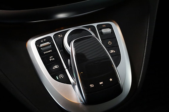 Mercedes-Benz V250 18 of 20