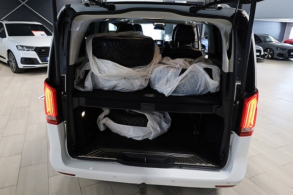 Mercedes-Benz V250 8 of 20