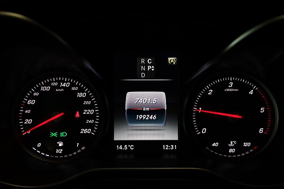 Mercedes-Benz V250 14 of 20