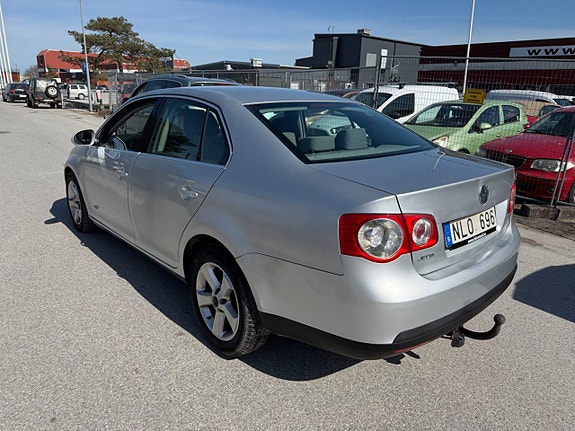 Volkswagen Jetta 12 of 22