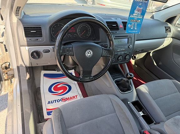 Volkswagen Jetta 19 of 22