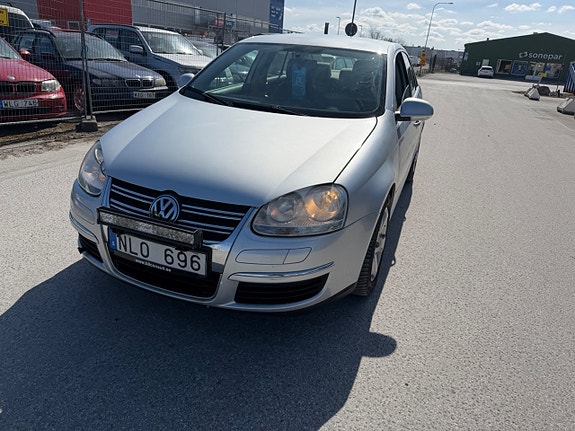 Volkswagen Jetta 5 of 5