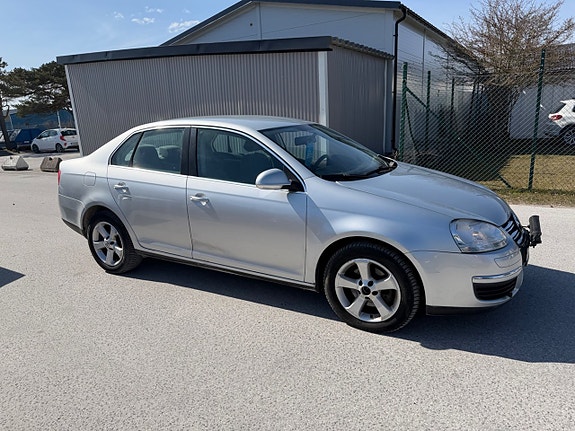 Volkswagen Jetta 3 of 5