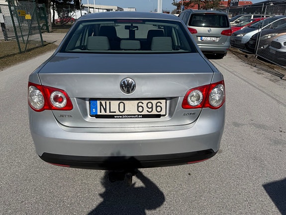 Volkswagen Jetta 11 of 22