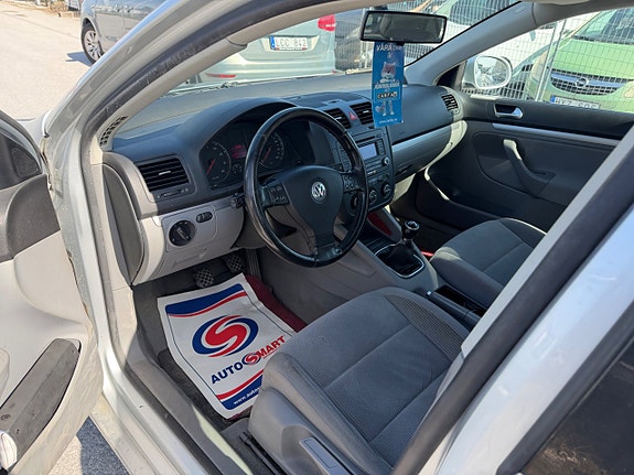 Volkswagen Jetta 15 of 22