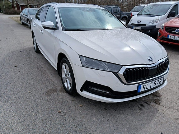 Skoda Octavia 2 of 5