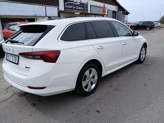 Skoda Octavia 3 of 5
