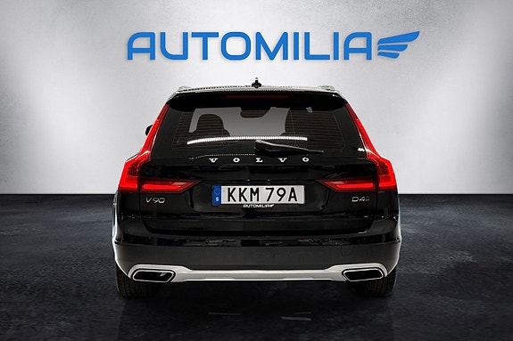 Volvo V90 Cross Country 14 of 17