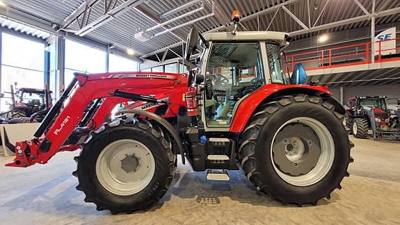 Massey Ferguson 5S.145 / Lastare / 615 timmar
