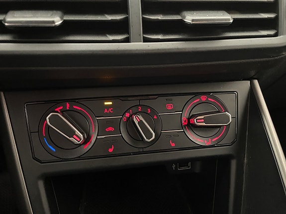 Volkswagen Polo 19 of 27