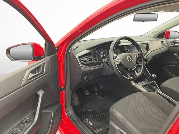 Volkswagen Polo 10 of 27