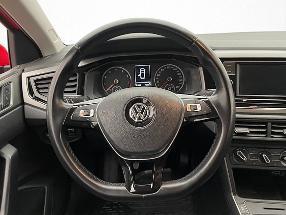 Volkswagen Polo 13 of 27