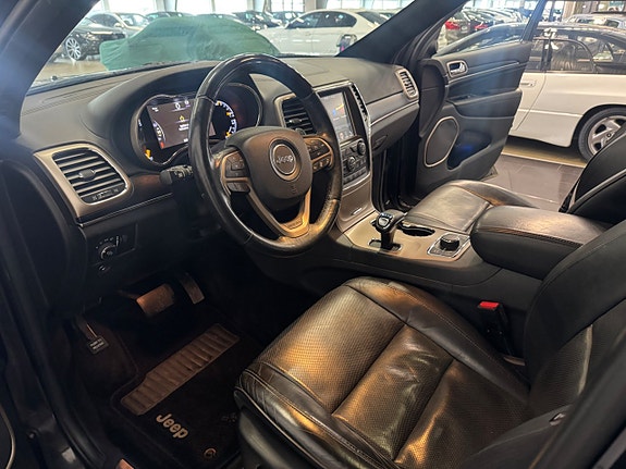 Jeep Grand Cherokee 6 of 17
