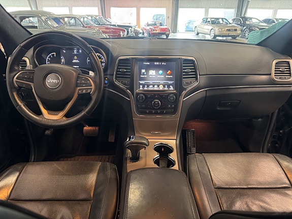 Jeep Grand Cherokee 8 of 17
