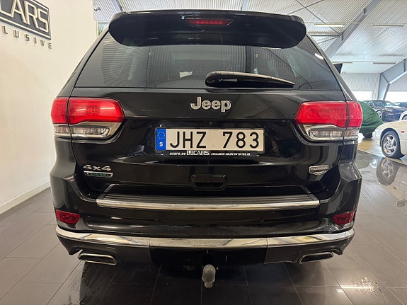 Jeep Grand Cherokee 15 of 17