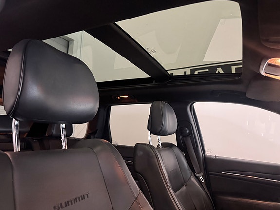 Jeep Grand Cherokee 10 of 17