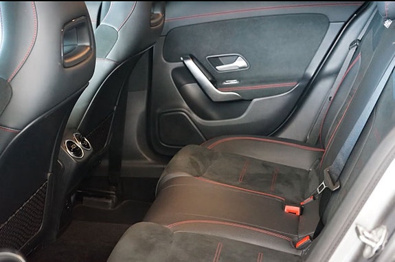 Mercedes-Benz CLA200 d 4 of 10