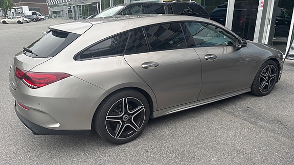 Mercedes-Benz CLA200 d 2 of 10