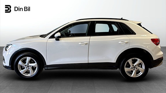 Audi Q3 2 of 5
