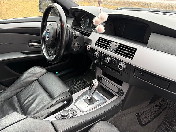 BMW 525d 27 of 30