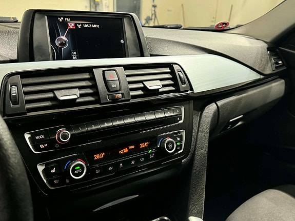 BMW 320d 11 of 14
