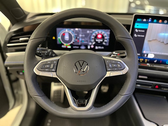 Volkswagen Passat 7 of 14
