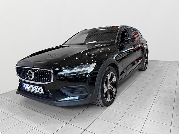 Volvo V60 Cross Country 4 of 26