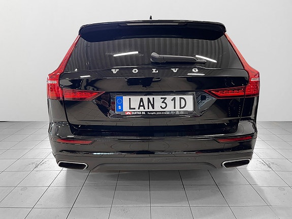 Volvo V60 Cross Country 11 of 26