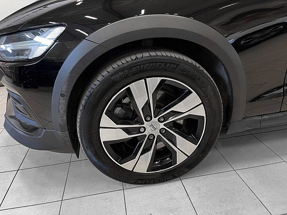 Volvo V60 Cross Country 5 of 26