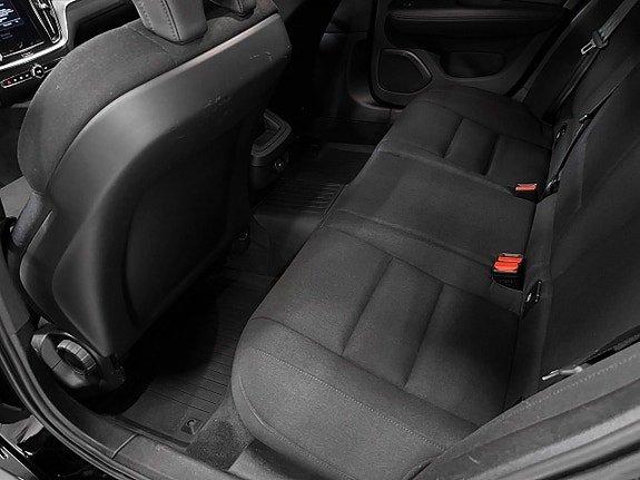 Volvo V60 Cross Country 12 of 26