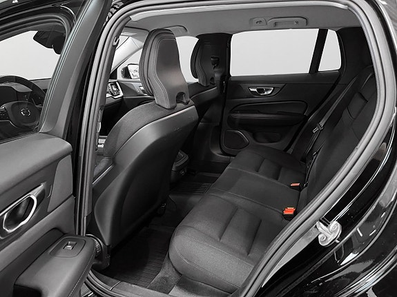 Volvo V60 Cross Country 13 of 26