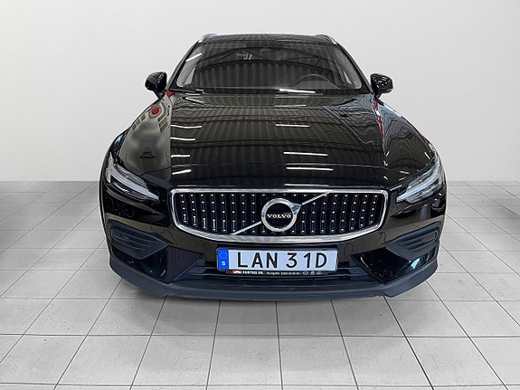 Volvo V60 Cross Country 3 of 26